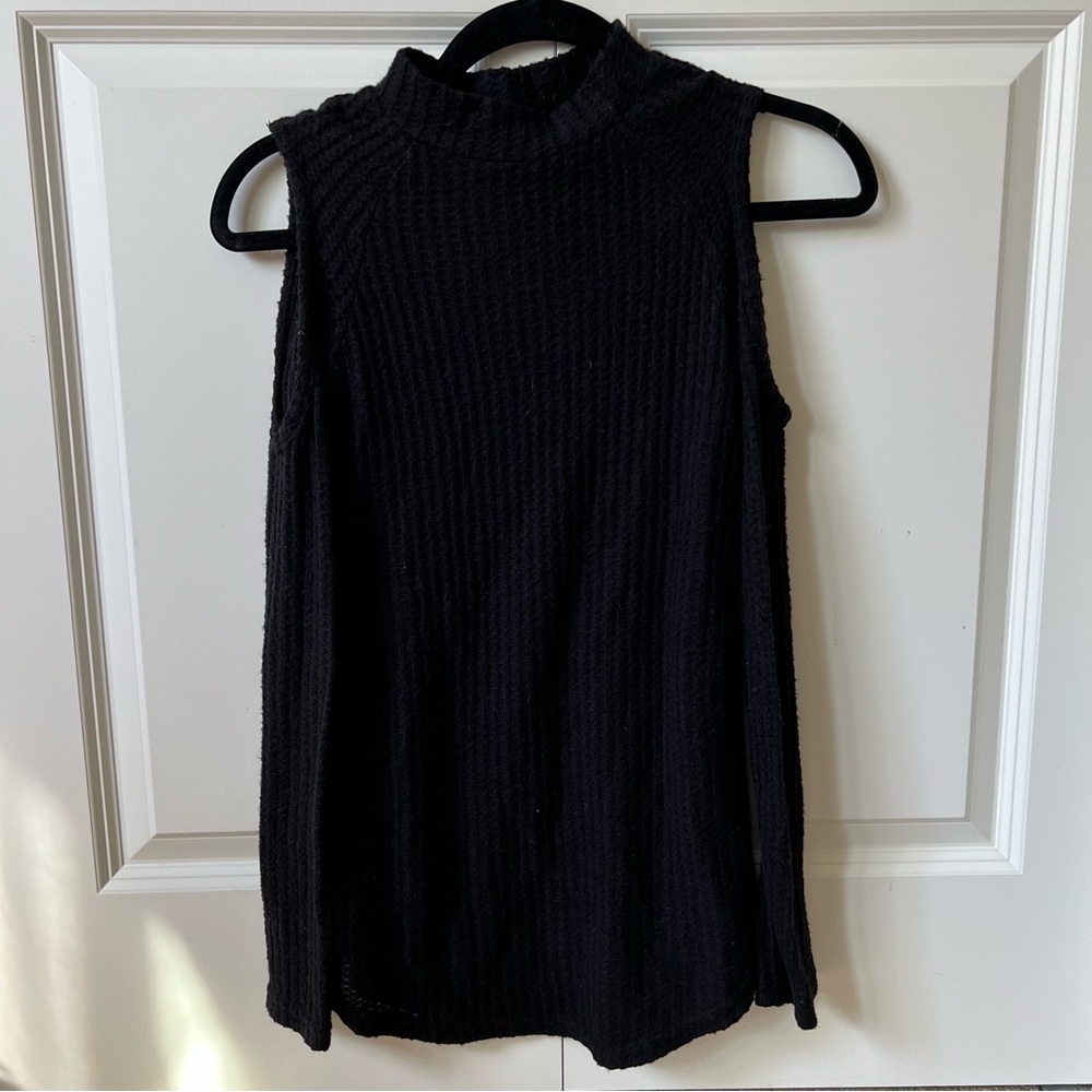 decree cold shoulder sweater